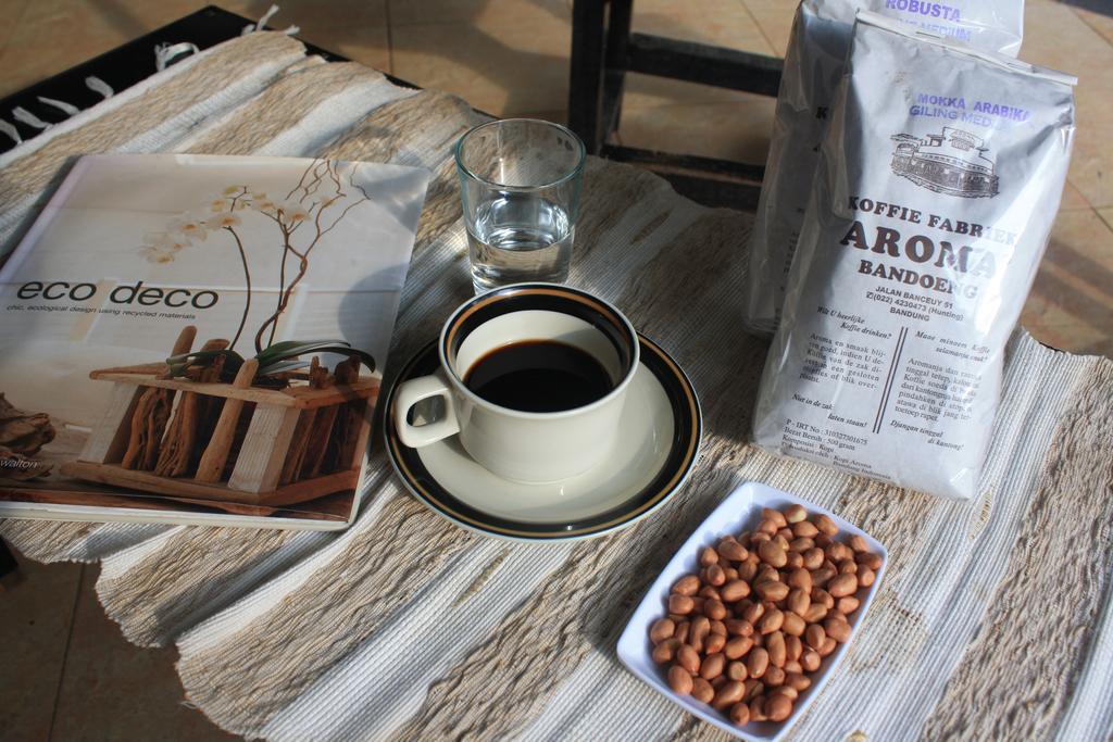 The Attic Bed & Breakfast Bandung Exteriér fotografie
